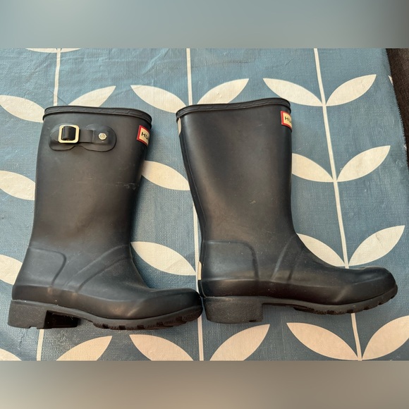 Toddler Navy blue rainboots with original boot socks. - Picture 2 of 8